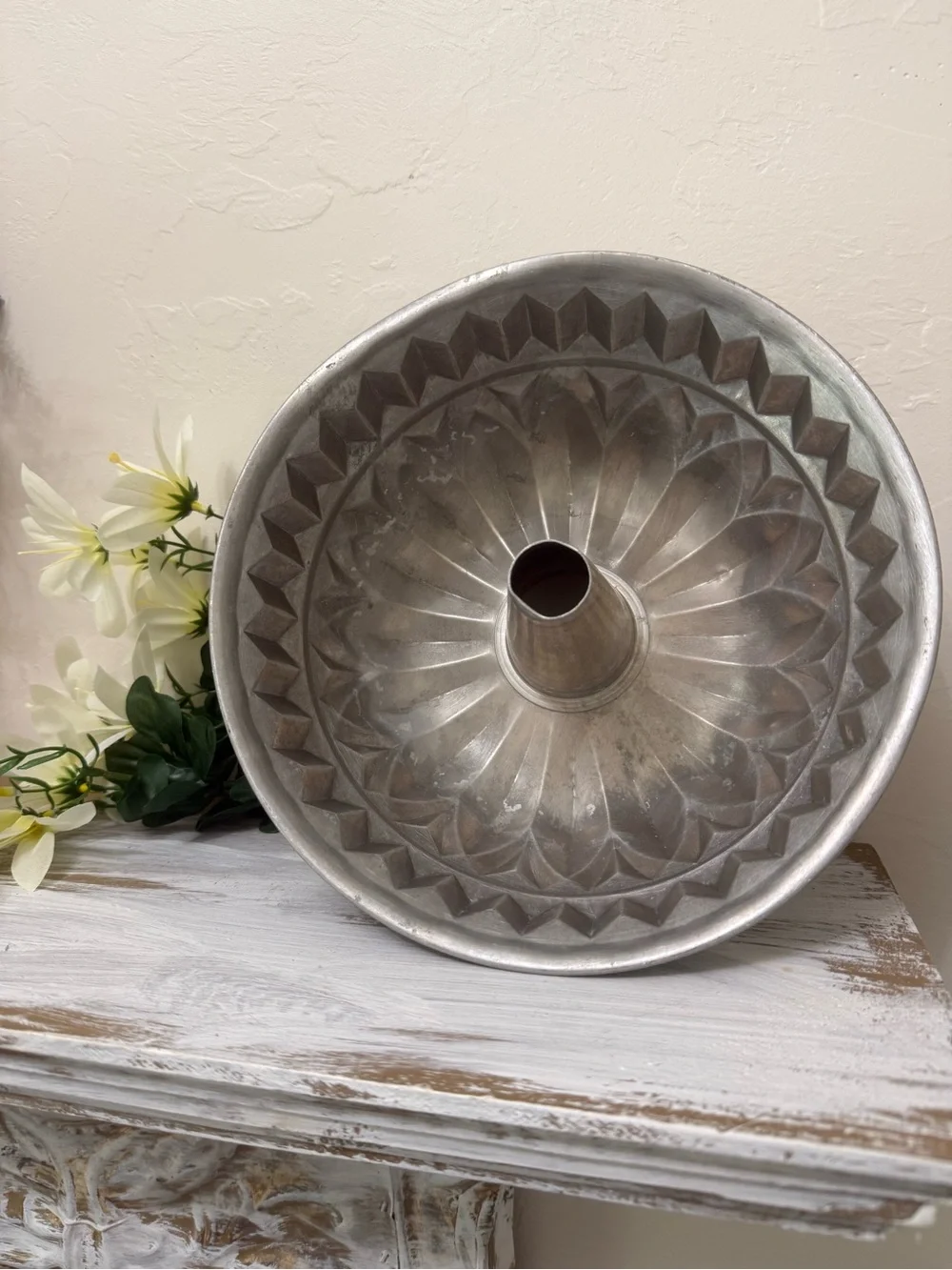 Classic Aluminum Bundt Cake Pan / Jello Mold – Silver